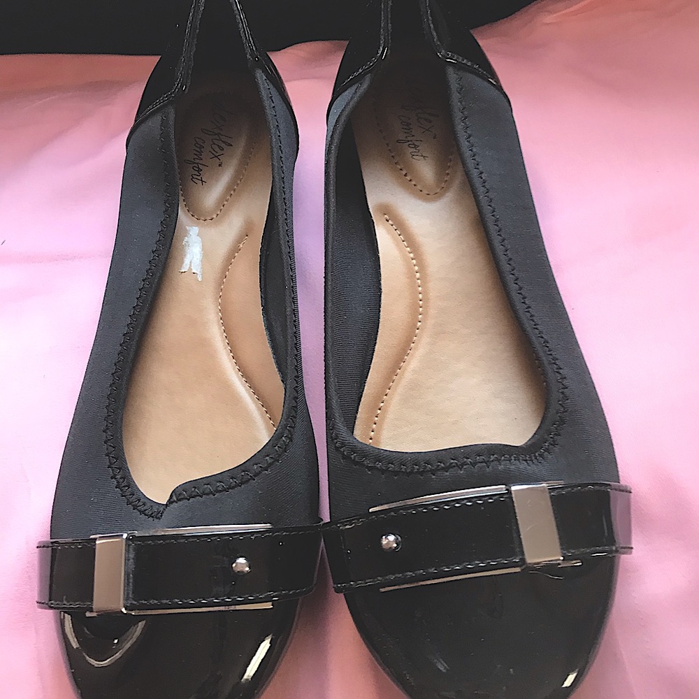 Black dress shoes